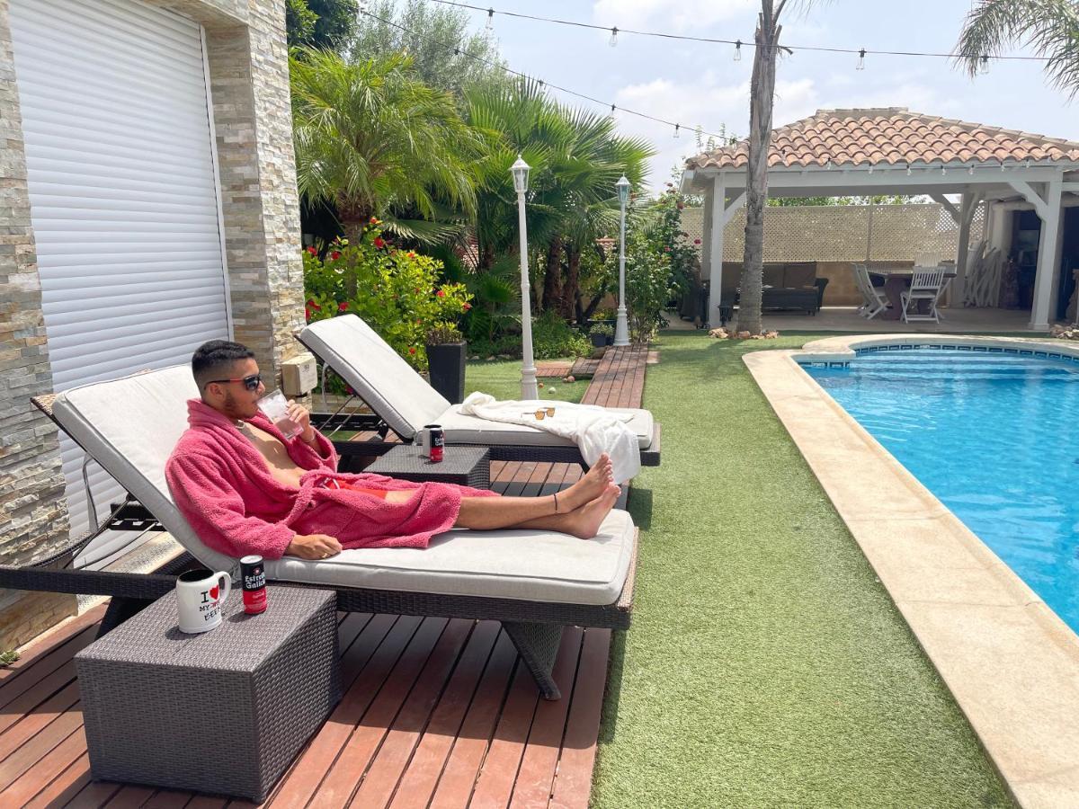 Suite Privada Frente A La Piscina Para 2 Personas Con Sofa Cama Para 2 Mas 4P No Es Casa Completa San Vicente Raspeig Dış mekan fotoğraf
