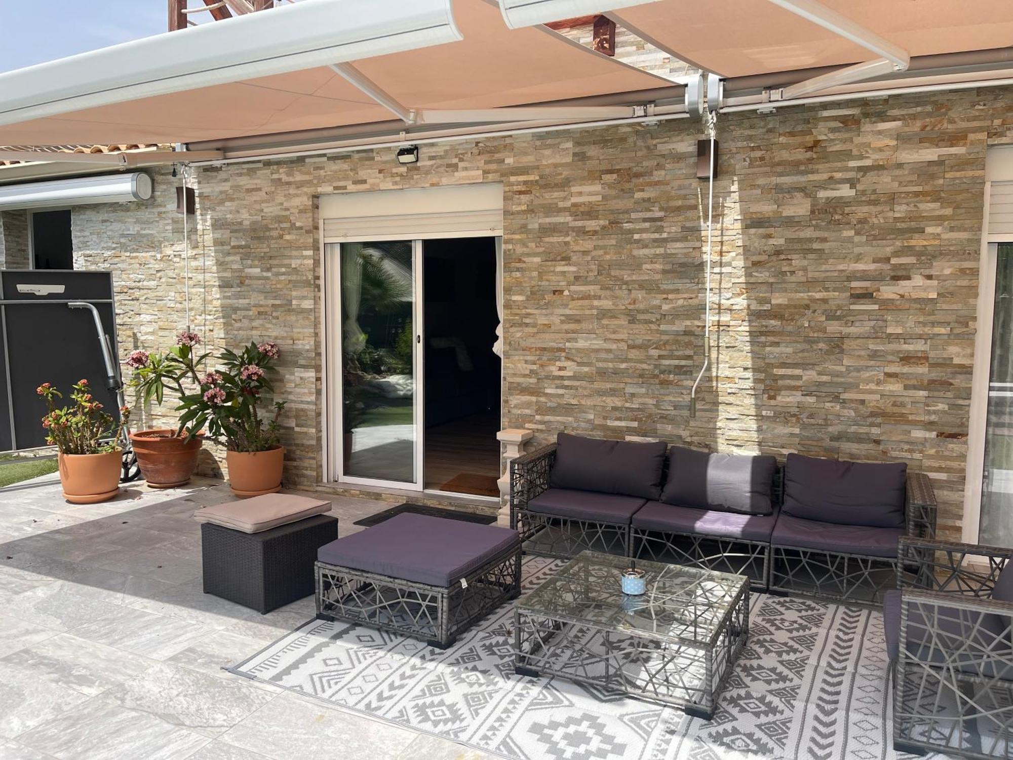 Suite Privada Frente A La Piscina Para 2 Personas Con Sofa Cama Para 2 Mas 4P No Es Casa Completa San Vicente Raspeig Dış mekan fotoğraf