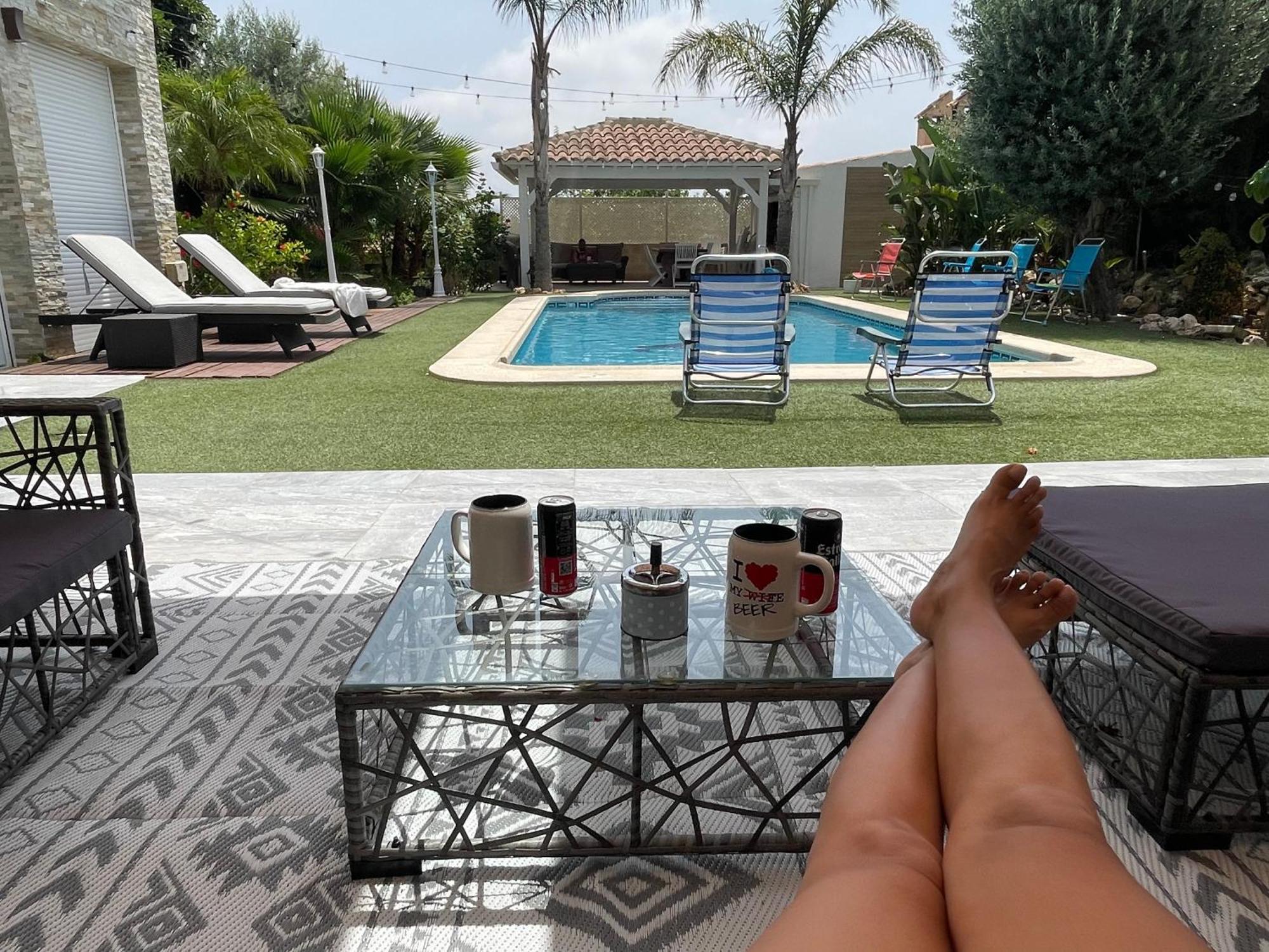 Suite Privada Frente A La Piscina Para 2 Personas Con Sofa Cama Para 2 Mas 4P No Es Casa Completa San Vicente Raspeig Dış mekan fotoğraf
