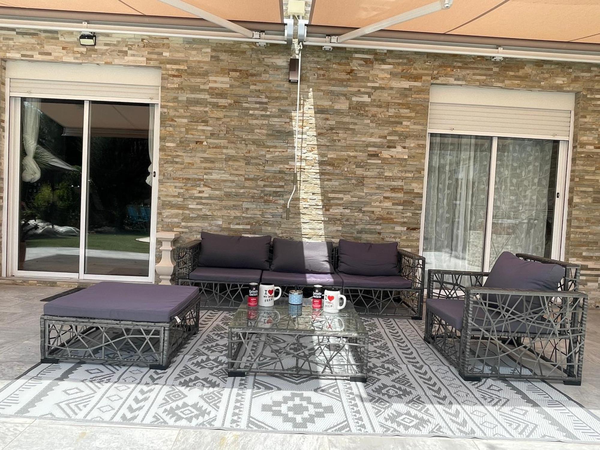 Suite Privada Frente A La Piscina Para 2 Personas Con Sofa Cama Para 2 Mas 4P No Es Casa Completa San Vicente Raspeig Dış mekan fotoğraf
